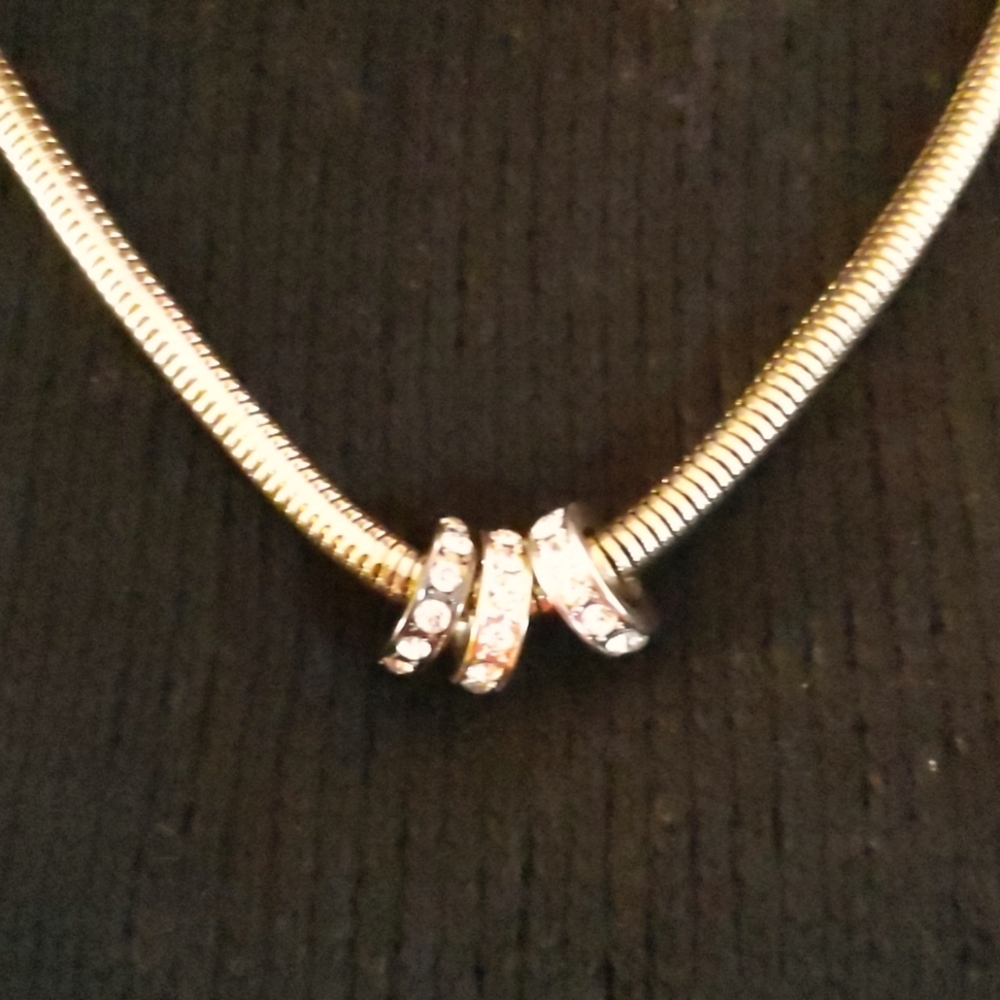 NWOT Gold Toned Three Jeweled Ring Charms